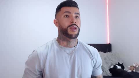 Independent Model online show from October 1, 3:05 am