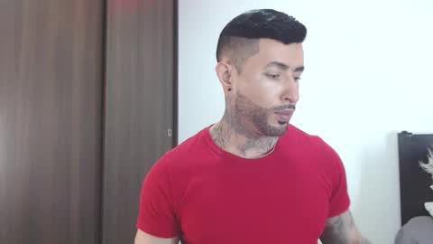 Independent Model online show from March 5, 2:53 am