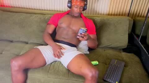 Maxmuscle10 online show from February 13, 6:00 pm