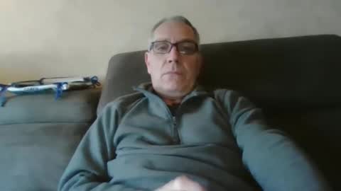 Snapshot of maxou569 chatting on March 10, 6:38 am maxou569 online show from March 10, 6:38 am