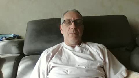 Snapshot of maxou569 chatting on March 7, 11:18 am maxou569 online show from March 7, 11:18 am