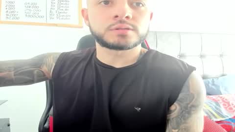 Snapshot of maxvibe_ chatting on October 18, 7:51 pm maxvibe_ online show from October 18, 7:51 pm