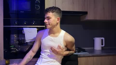 Max online show from June 3, 2:33 pm