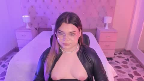 Maxine Minx online show from February 5, 11:19 pm