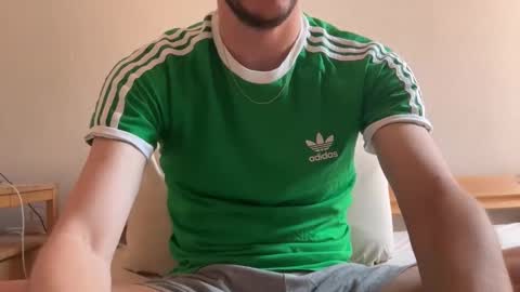 MaxXxurbate online show from March 22, 11:47 am