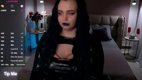 Maya Mils online show from October 4, 1:25 am