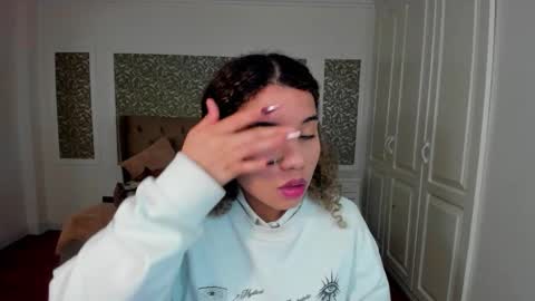 Snapshot of mayaa_ross chatting on September 23, 2:16 am Maya online show from September 23, 2:16 am