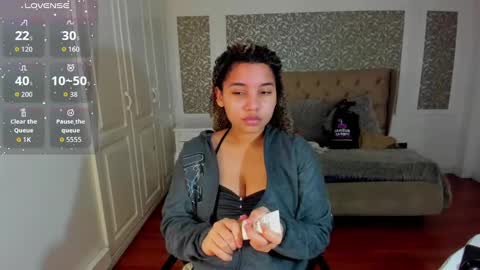Snapshot of mayaa_ross chatting on October 3, 2:32 am Maya online show from October 3, 2:32 am