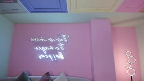 Maya online show from April 6, 5:08 am