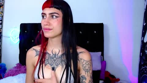 mayaredd online show from February 6, 8:45 pm