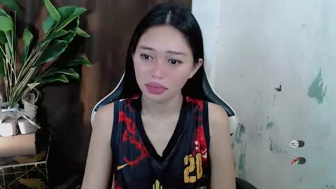mayasally_ online show from June 30, 6:13 am