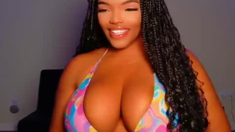 MayBabi online show from July 19, 10:18 am