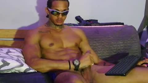 MAYKOL BROWN online show from May 5, 5:03 am