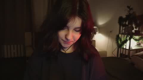 Snapshot of maymary_ chatting on December 31, 5:44 am Mary  . online show from December 31, 5:44 am