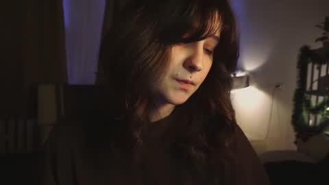 Snapshot of maymary_ chatting on December 20, 9:21 am Mary  . online show from December 20, 9:21 am