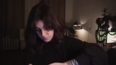 Snapshot of maymary_ chatting on December 22, 6:28 am Mary  . online show from December 22, 6:28 am