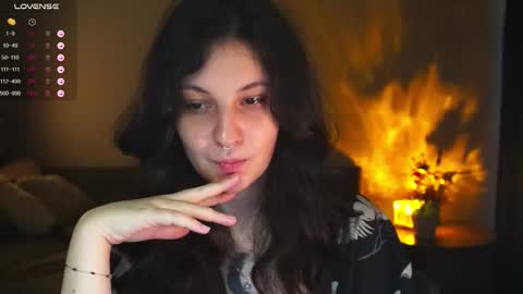 Snapshot of maymary_ chatting on October 21, 6:07 am Mary  . online show from October 21, 6:07 am