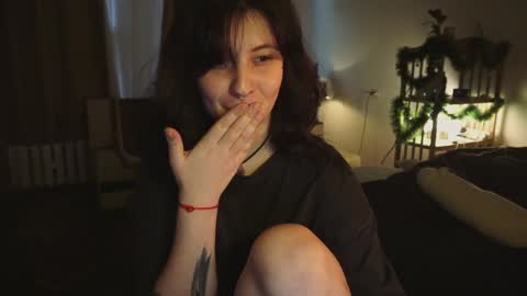 Snapshot of maymary_ chatting on December 27, 8:56 am Mary  . online show from December 27, 8:56 am