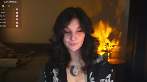 Snapshot of maymary_ chatting on October 23, 6:37 am Mary  . online show from October 23, 6:37 am