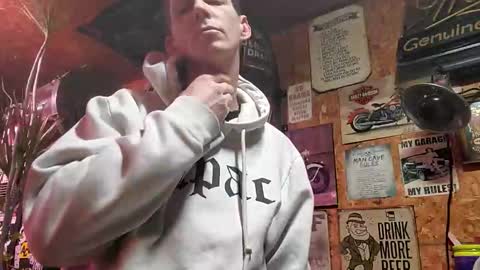 mcmiller8 online show from January 19, 3:05 am