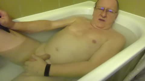 Snapshot of mcswis6 chatting on January 19, 9:55 pm mcswis6 online show from January 19, 9:55 pm