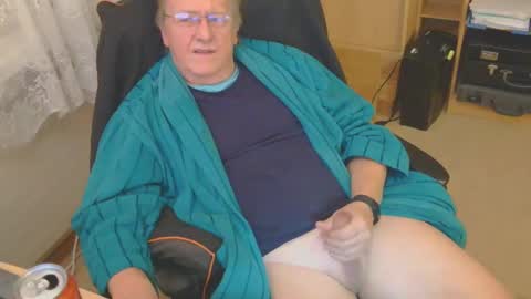 Snapshot of mcswis6 chatting on January 24, 3:00 am mcswis6 online show from January 24, 3:00 am