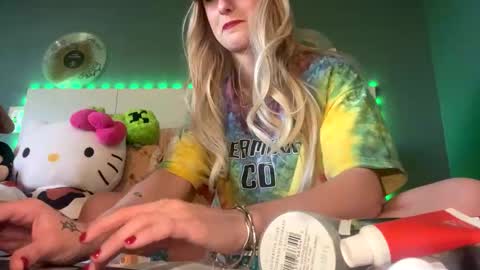 meadowmoon3 online show from October 29, 10:10 pm