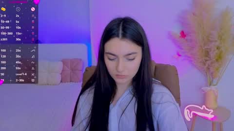 Dina online show from April 14, 9:40 pm