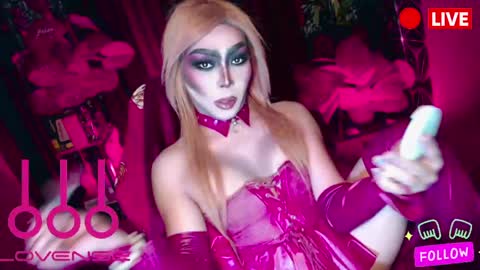 THE QUEEN ALPHA   Queen Medusa Prey online show from June 3, 12:30 pm