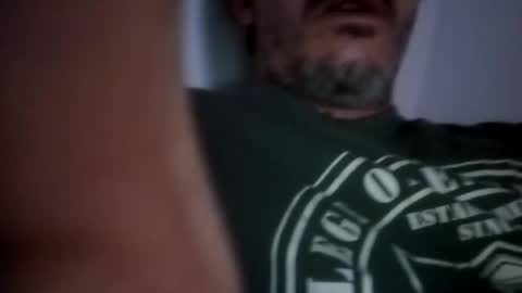 Snapshot of meeeetmee chatting on December 8, 1:30 am Vanilllaice online show from December 8, 1:30 am