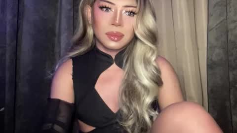 GODDESS OF ALL GODDESSES online show from October 27, 5:24 pm