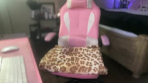 Snapshot of meetsouthernpeach chatting on October 4, 2:42 am Southern Peach online show from October 4, 2:42 am