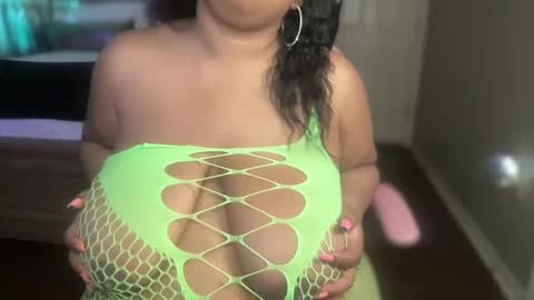 Snapshot of meetsouthernpeach chatting on March 9, 1:37 pm Southern Peach online show from March 9, 1:37 pm