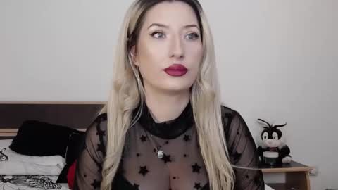 Snapshot of megan_blazee chatting on December 6, 10:02 pm Megan Blazee  online show from December 6, 10:02 pm