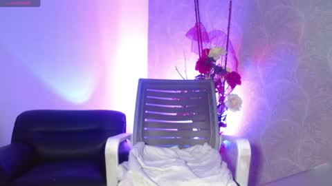 megan_queen12 online show from July 24, 4:53 am