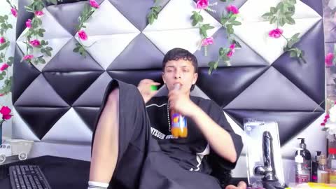 megan_thompsonn_ online show from November 16, 3:08 am