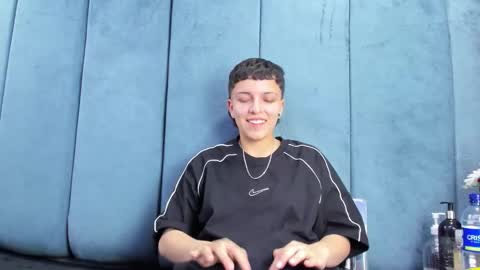 megan_thompsonn_ online show from February 18, 2:22 am