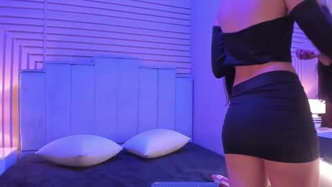 Jazmin  online show from March 12, 11:53 am