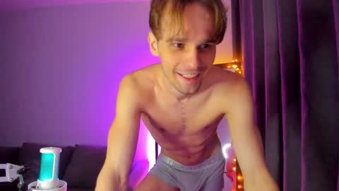 MelKallen online show from September 22, 6:01 pm