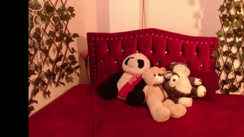 melani_cute01 online show from April 27, 11:35 pm