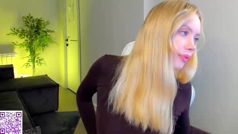 Snapshot of melanie_ryer chatting on October 23, 12:34 am Melanie online show from October 23, 12:34 am