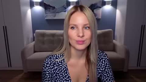 Melanie Bennett online show from November 14, 7:54 am