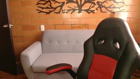 Melanny online show from April 4, 2:02 pm