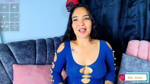    Independent model online show from September 19, 5:33 am