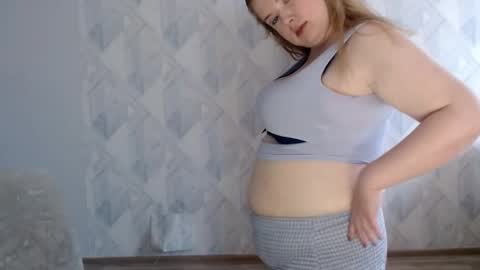 Melina online show from April 17, 7:00 am