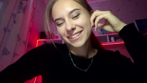 melinapares online show from March 28, 5:03 pm