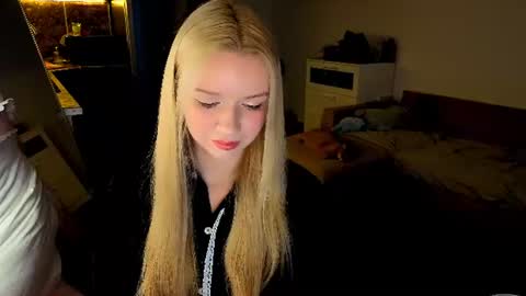 Mel or Lissa 3 Welcome here online show from July 28, 6:53 pm