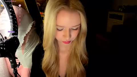 Mel or Lissa 3 Welcome here online show from July 24, 8:06 pm