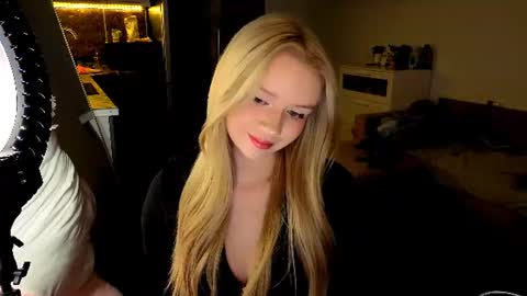 Mel or Lissa 3 Welcome here online show from July 25, 8:07 pm