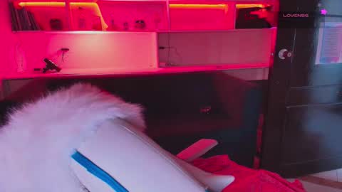 Lissa  online show from November 1, 11:42 am